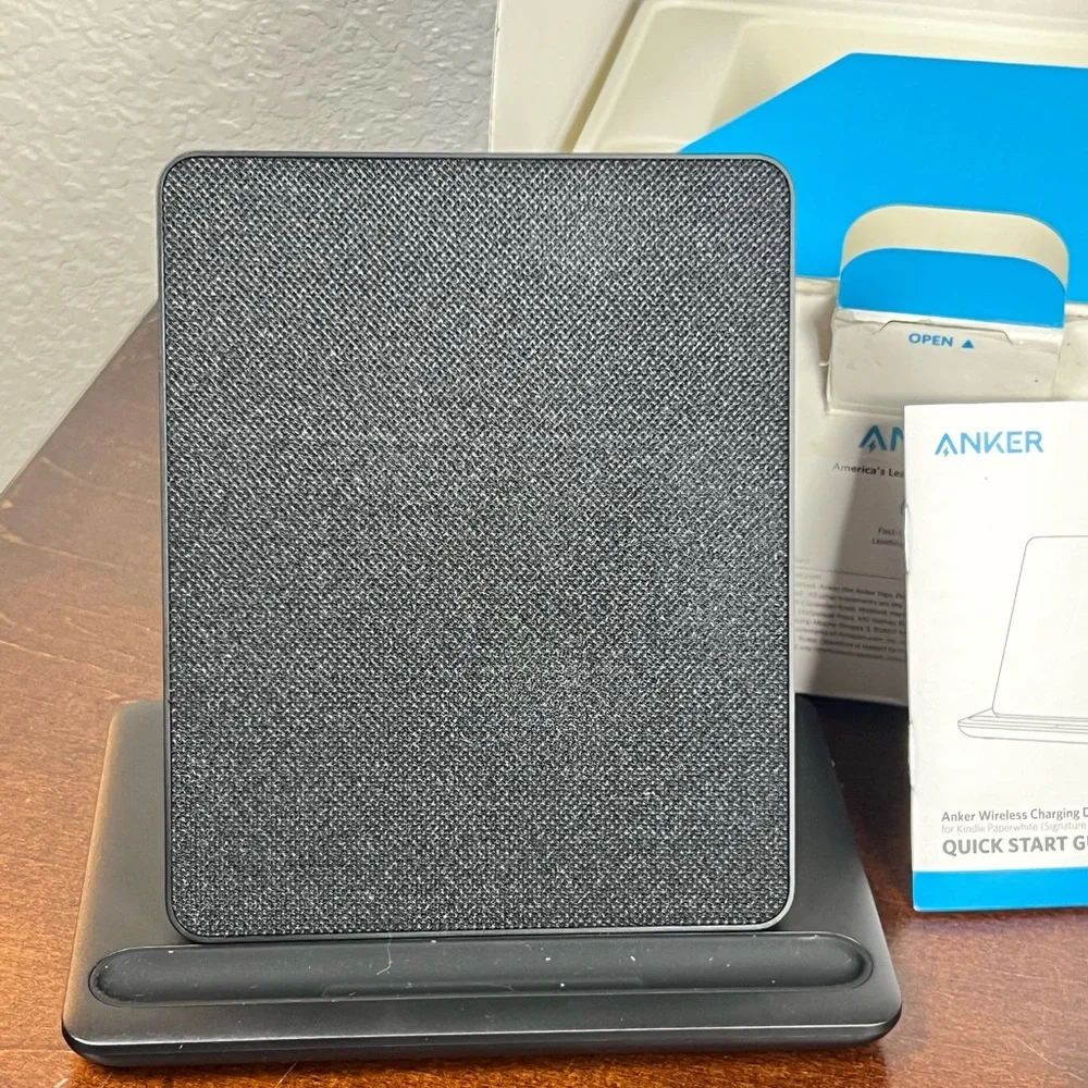 Anker Black Wireless Charging Stand for Kindle Paperwhite